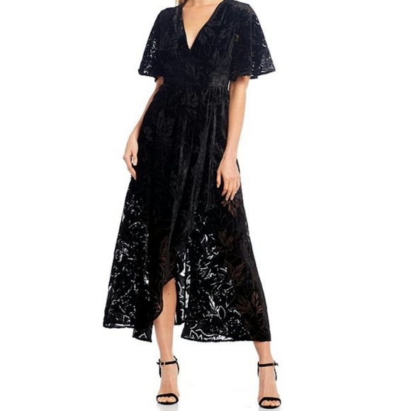 French Connection Dresses & Skirts - Hanna Floral Print Velvet Devore Midi Dress